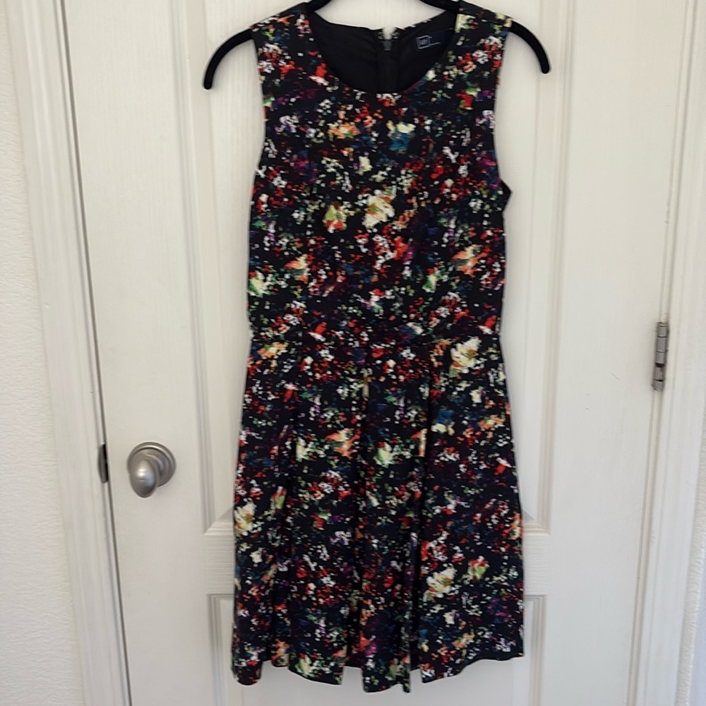 Like new - Gap Black Confetti Abstract Floral Fit & Flare Dress, size 0